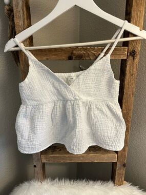H&M White Textured Peplum Cami Top